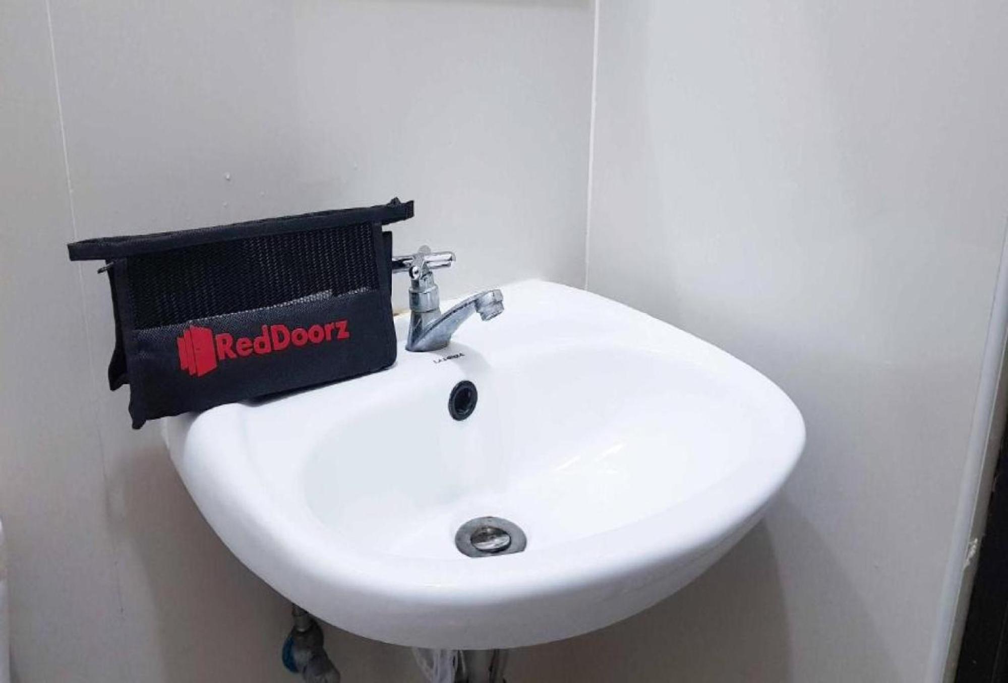 Reddoorz At Pwl Exclusive Resort Cebu Carmen  Экстерьер фото
